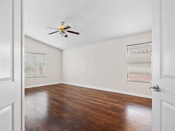 5th image of 1359 W LARONA Lane