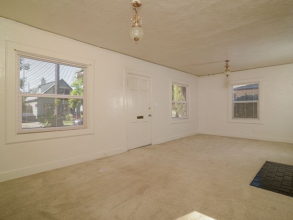 4th image of 2153 Portola Way