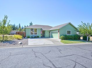 245 Red Cedar Ln, Cave Junction, OR 97523