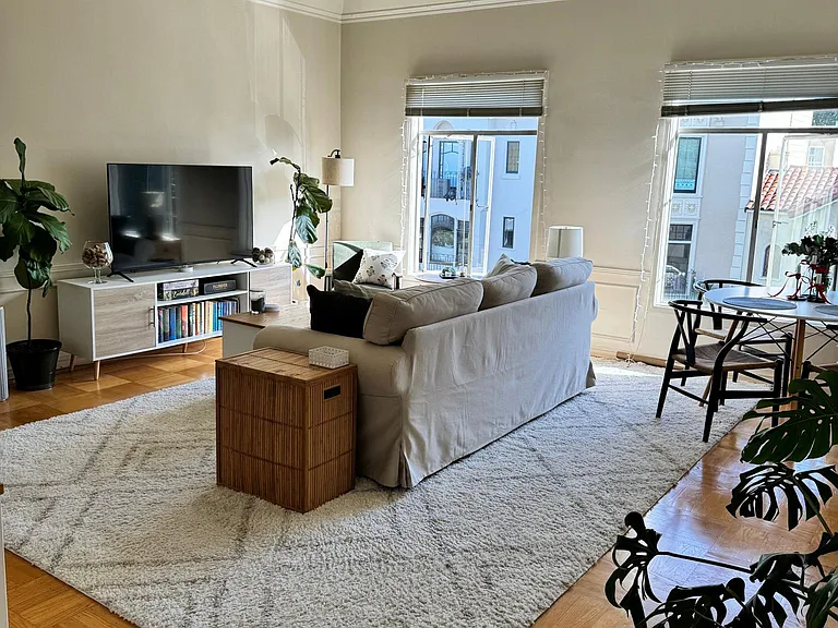 1668 Beach St — Photo 7