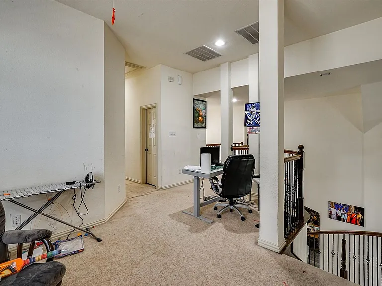 13704 Blueberry Hill Dr — Photo 25
