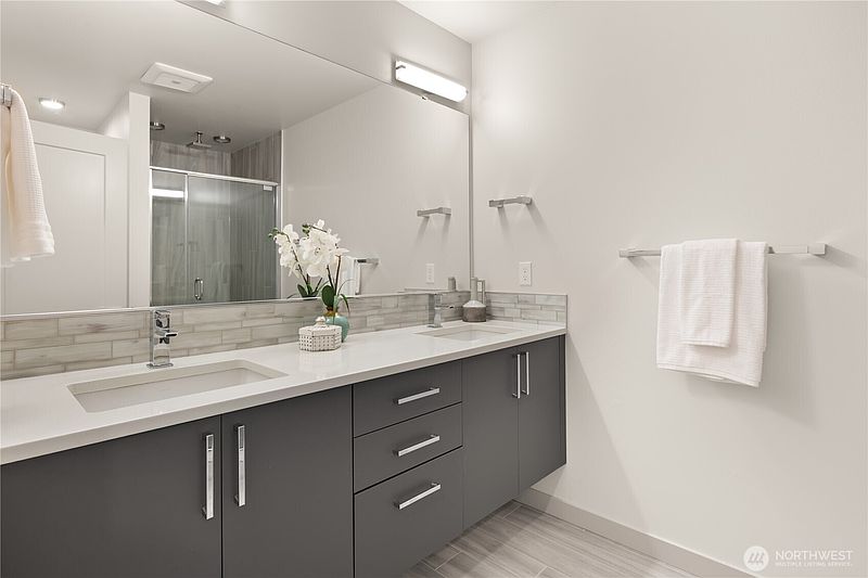 5th image of 2422 NW 60th #B