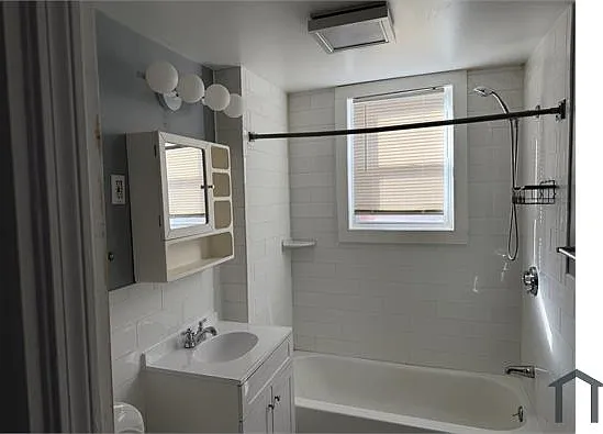 4 bed, $3,800 — Photo 2