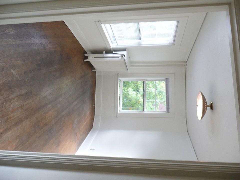 1st image of 1522 E Olive Way APT 107