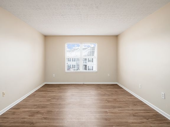 3rd image of 779 Milcrest Dr #779