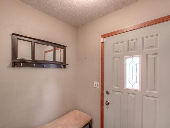 2nd image of 407 11th Ave S