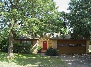 2613 Westwood Main Dr, Bryan, TX 77807
