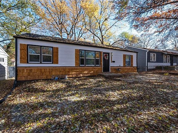 3rd image of 7217 Flora Ave