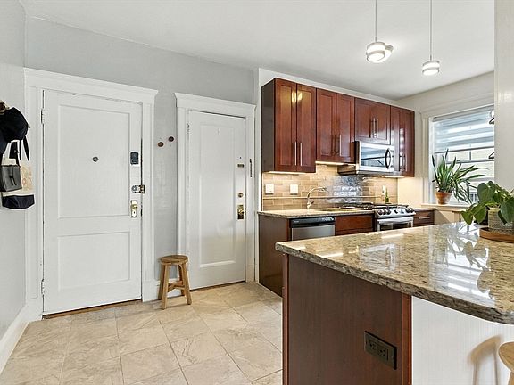 4th image of 18 Melvin Ave APT 12