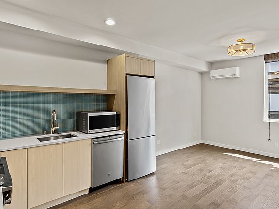 5th image of 4722 C 31st Ave S