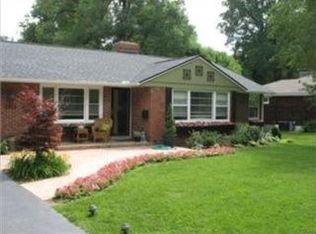 6911 W 68th St, Overland Park, KS 66204