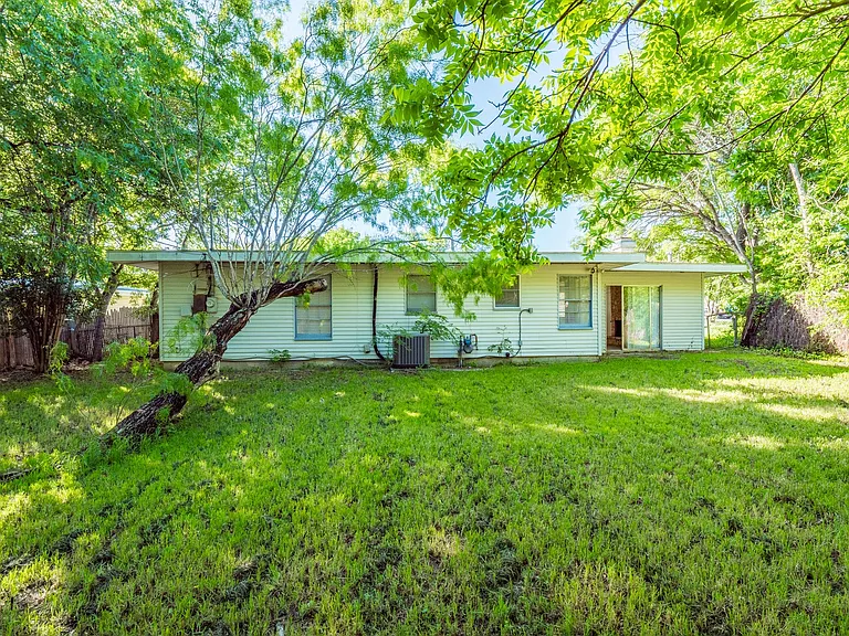 545 Olney Dr — Photo 20