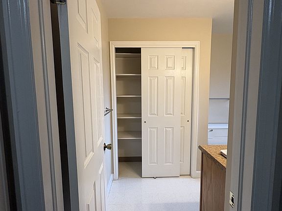 4th image of 3019 Stanford Rd