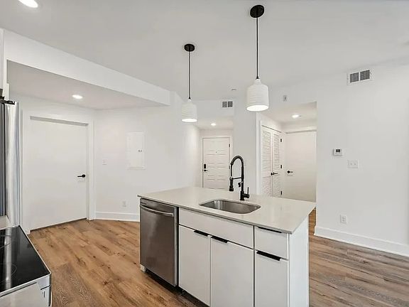 3rd image of 6312 Germantown Ave #B210