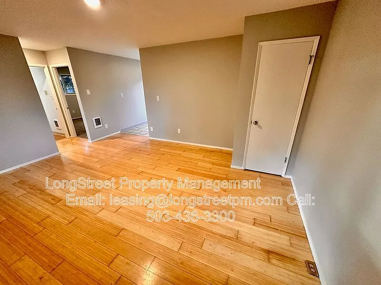 121 SE 30th Pl — Photo 7