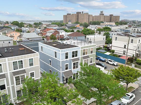 3rd image of 44-06 Rockaway Beach Blvd Floor 1