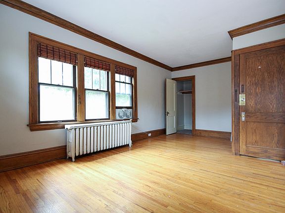 2nd image of 2097 Fairmount Ave #2