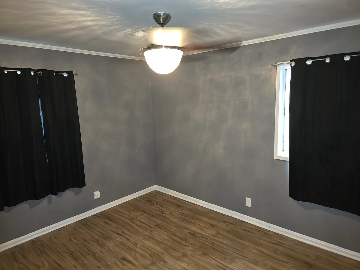 Building Photo - 203 Grovewood Dr