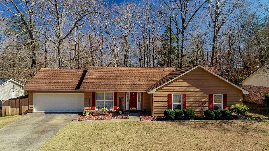 1st image of 835 Jennifer Dr E