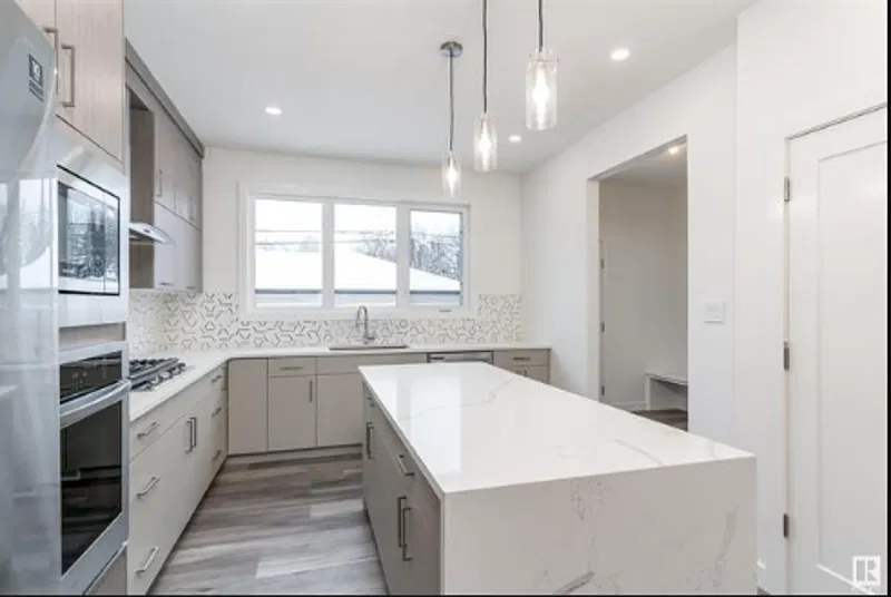 3 bed, 2.5 bath, $2,150 — Photo 2