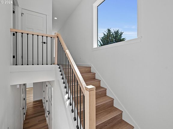 3rd image of 254 N 1st St