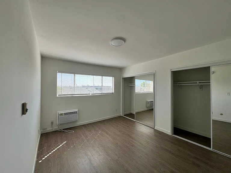 634 E Harvard Rd — Photo 16