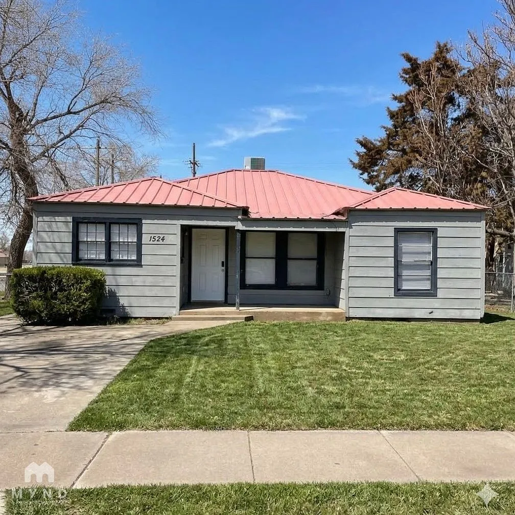 4 bed, 1.0 bath, 1226 sqft, $1,199 — Photo 1