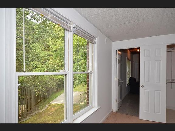 3rd image of 5975 Peachtree Pkwy