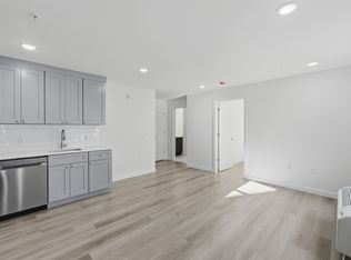 566 Springfield Ave #205, Newark, NJ 07103