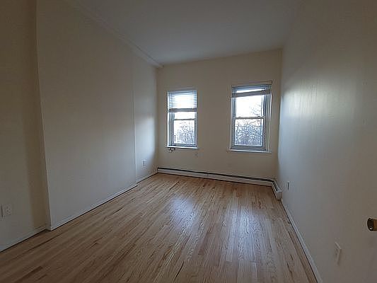 3rd image of 10-28 49th Ave #2