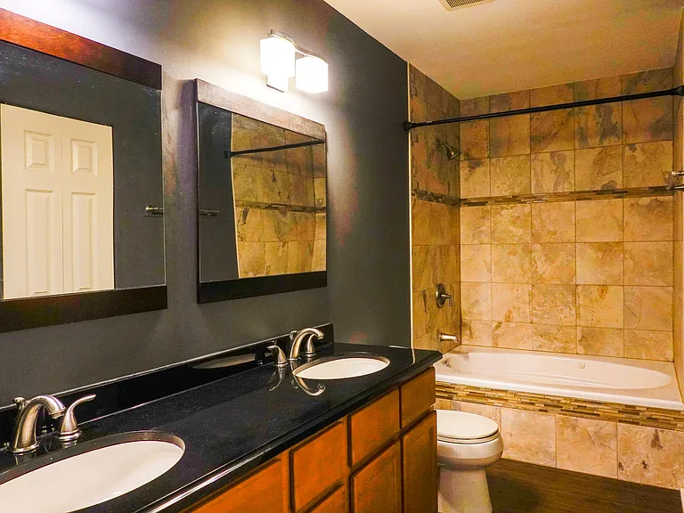 207 Shadybrook Ln — Photo 9