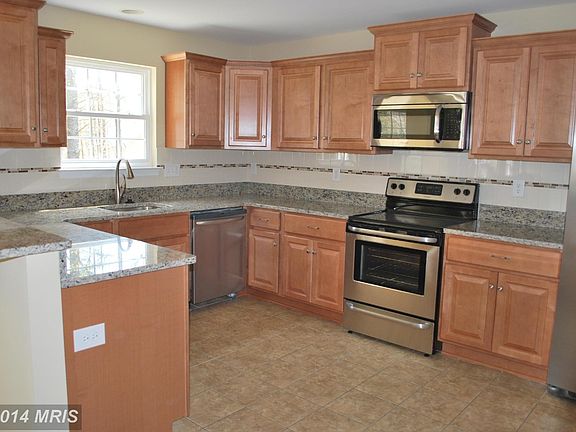 5th image of 415 Howard Ct