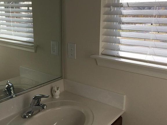 5th image of 3202 Kenton Ct
