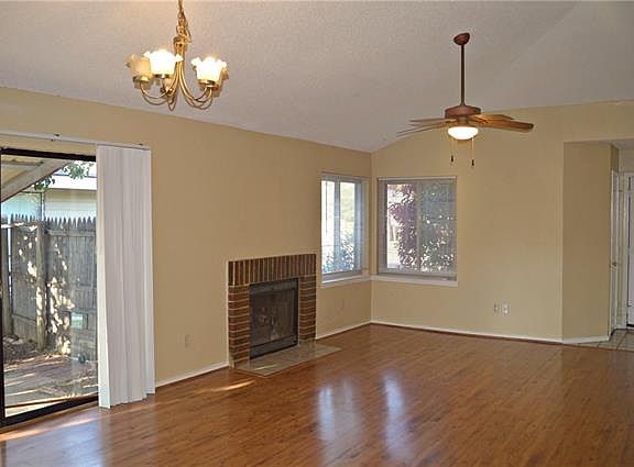 2nd image of 5911 Timbercrest Dr
