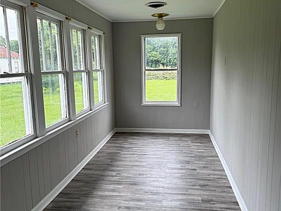 5th image of 379 Porter Ln