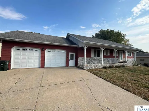 1106 4th Street Ct N, Saint James, MN 56081