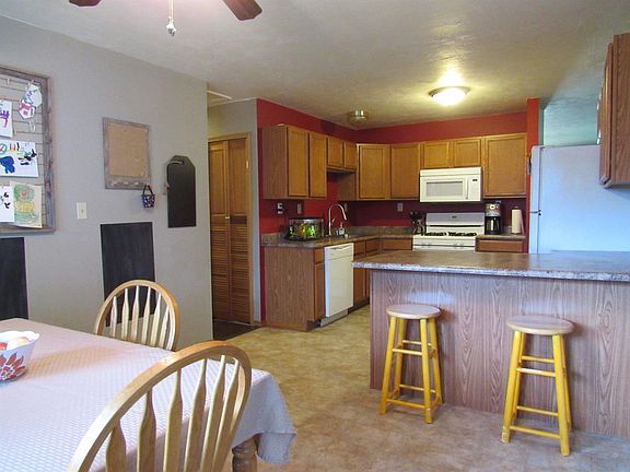 4th image of 7007 Sherwood Ave