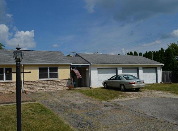 5th image of 28 Parkview Ave