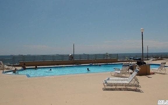 4th image of 860 E Broadway APT 5G