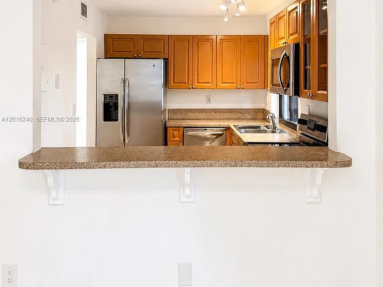 555 NE 30th St #404 — Photo 14
