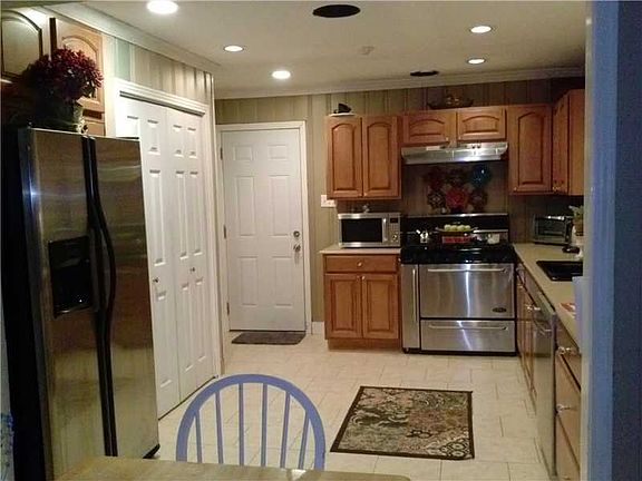 4th image of 801 Trudeau Dr