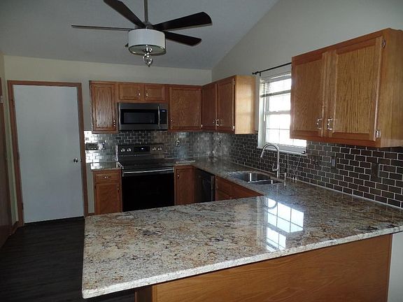 5th image of 430 Meadowland Dr