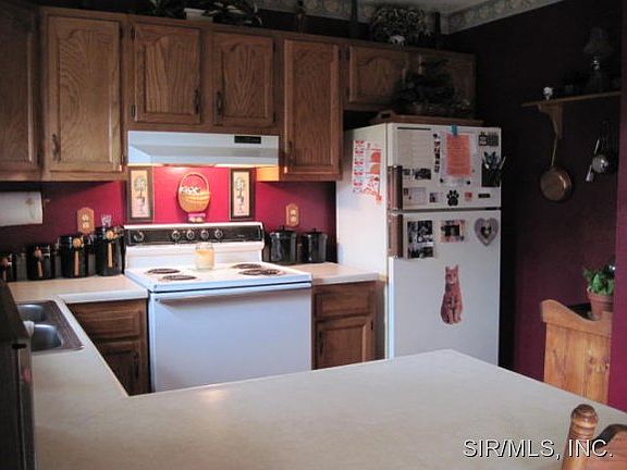 5th image of 408 Saint Rose Dr