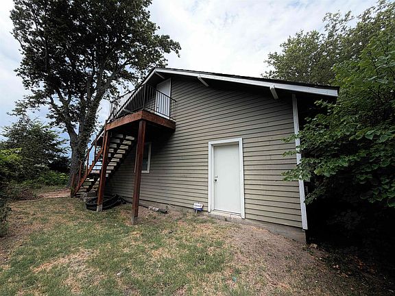 5th image of 3127 W Maple St