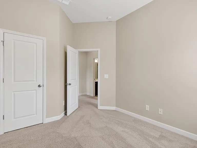 7205 Lowery Oak Dr — Photo 26