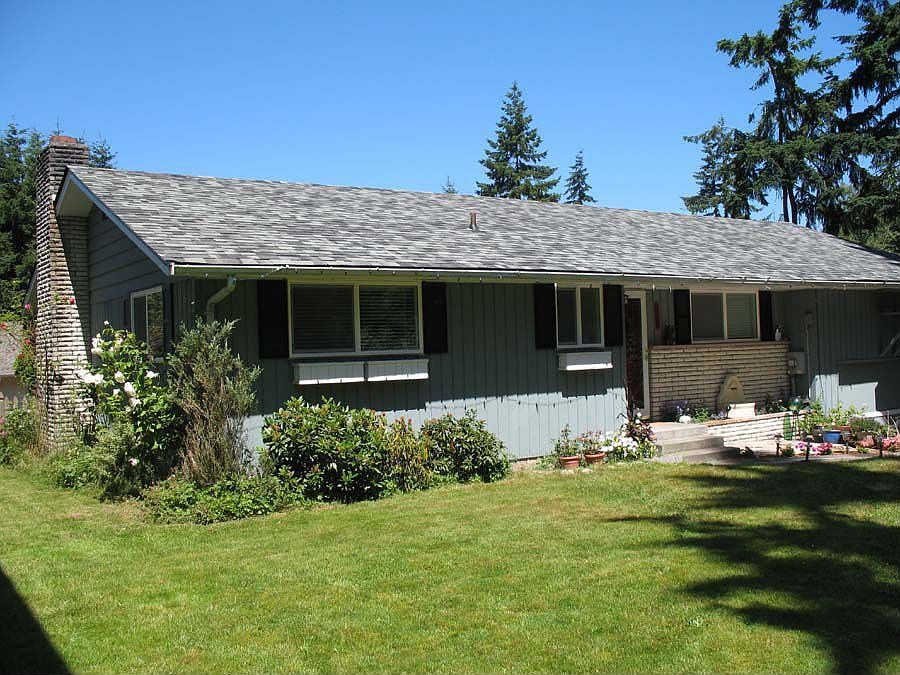 2300 sq feet/4 BR 2.5 bath - Zillow facts are WRONG :)