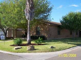 120 Clubview Dr, Laredo, TX 78041