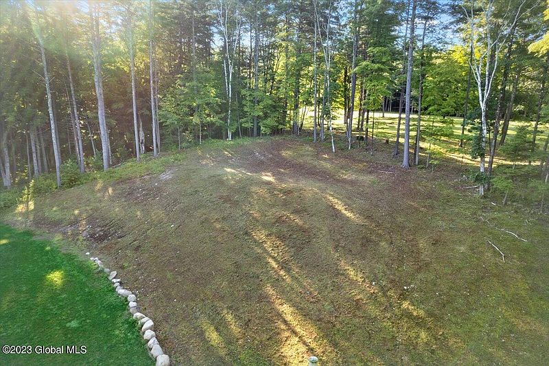 2nd image of 128 Bloody Pond Road