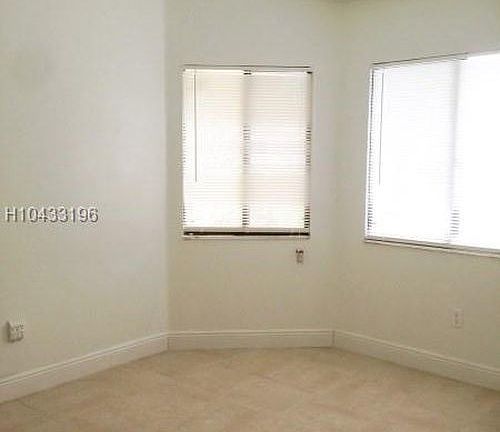 4th image of 741 Holly St