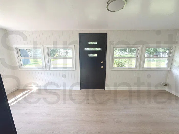 3 bed, 1.5 bath, 1220 sqft, $1,325 — Photo 4